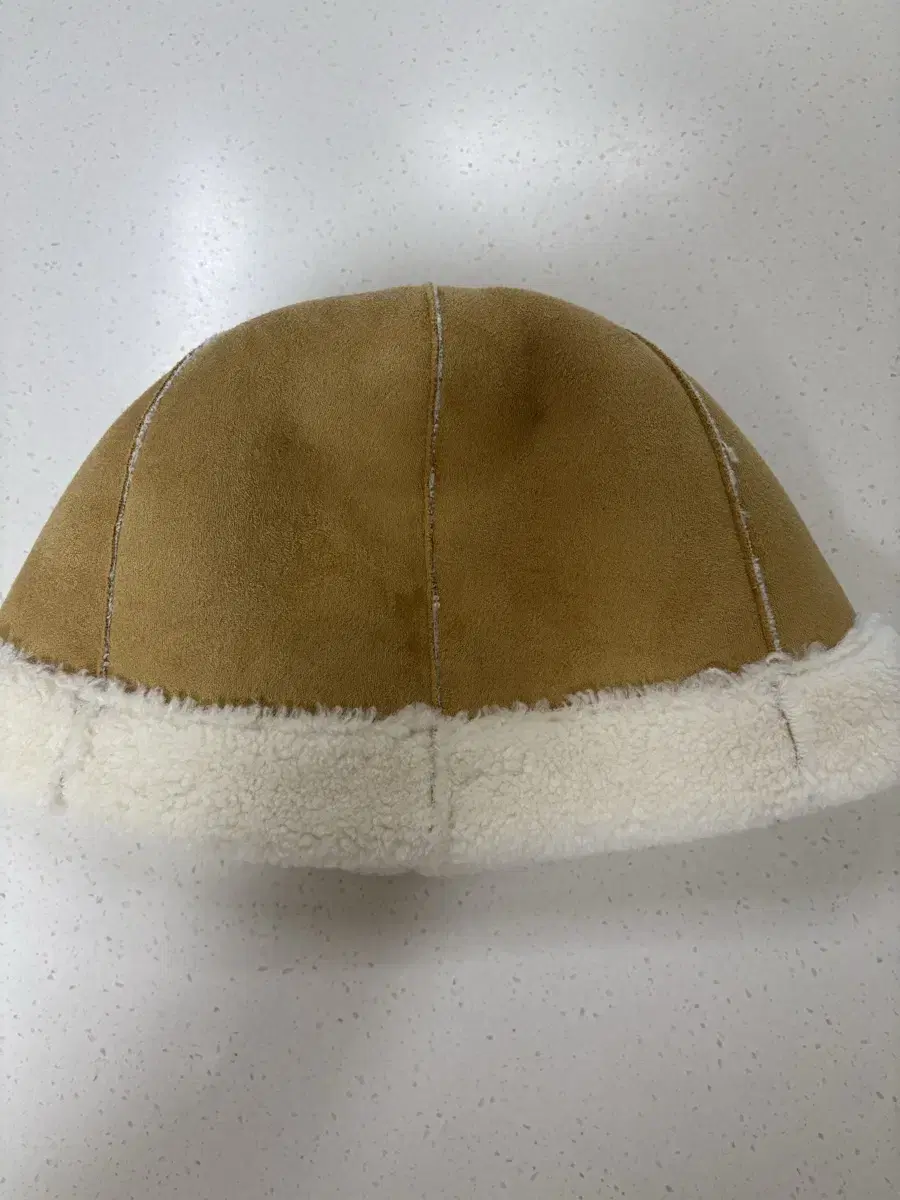 리본빛 Shearing Mustang Hat